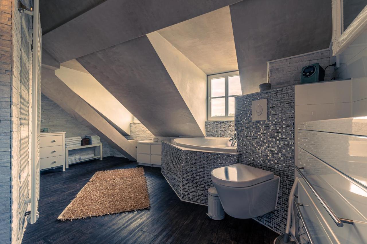 Oriental Cozy Loft - Orientalisches Gemuetliches Loft Apartment Weibern Bagian luar foto